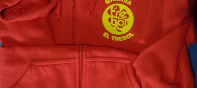 Camperas y Buzos Estampados para «Granja El Trebol» Camperas y Buzos Estampados para «Granja El Trebol»